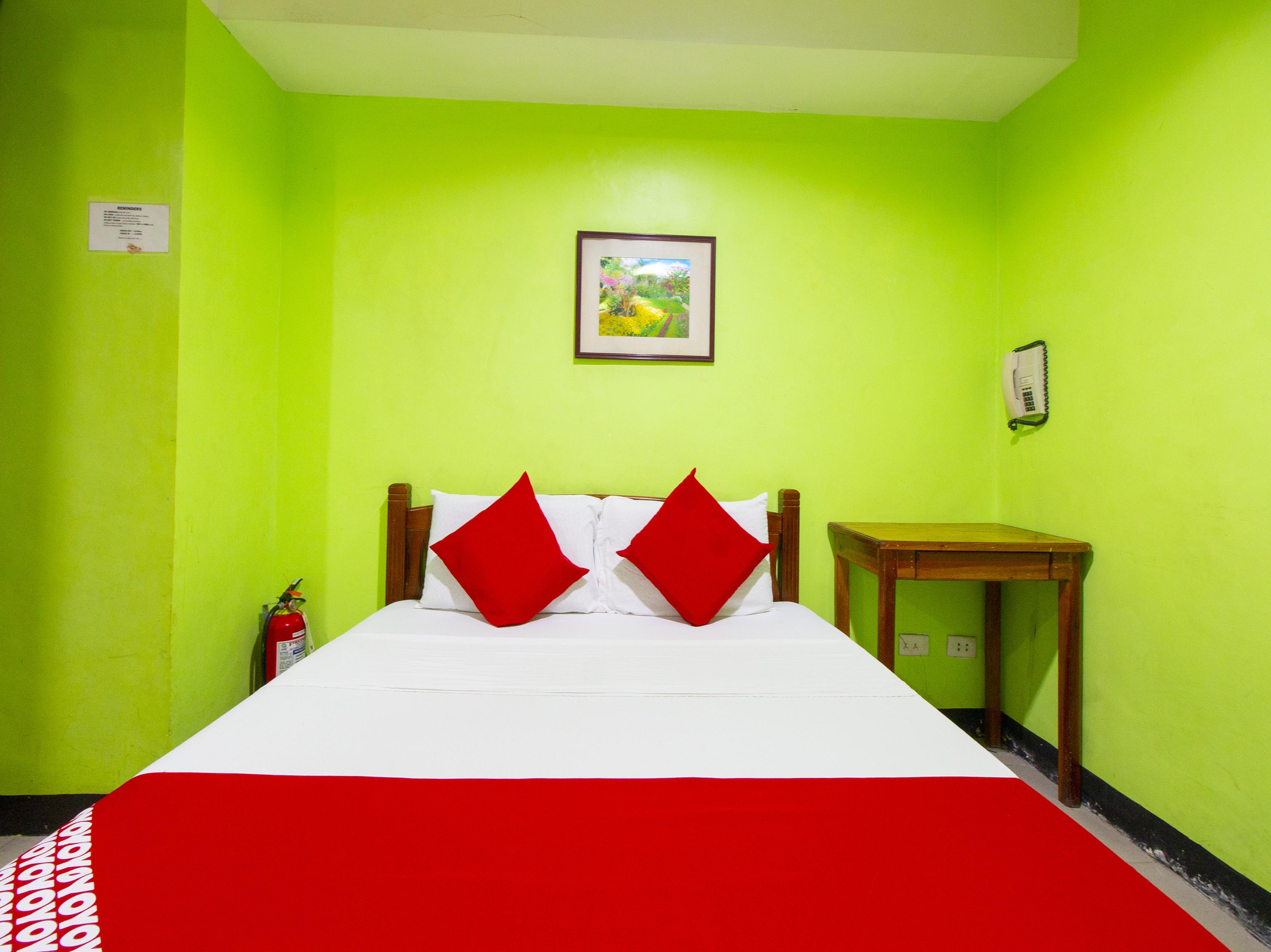 Oyo 677 Roseate Pensione Cebu Exterior photo