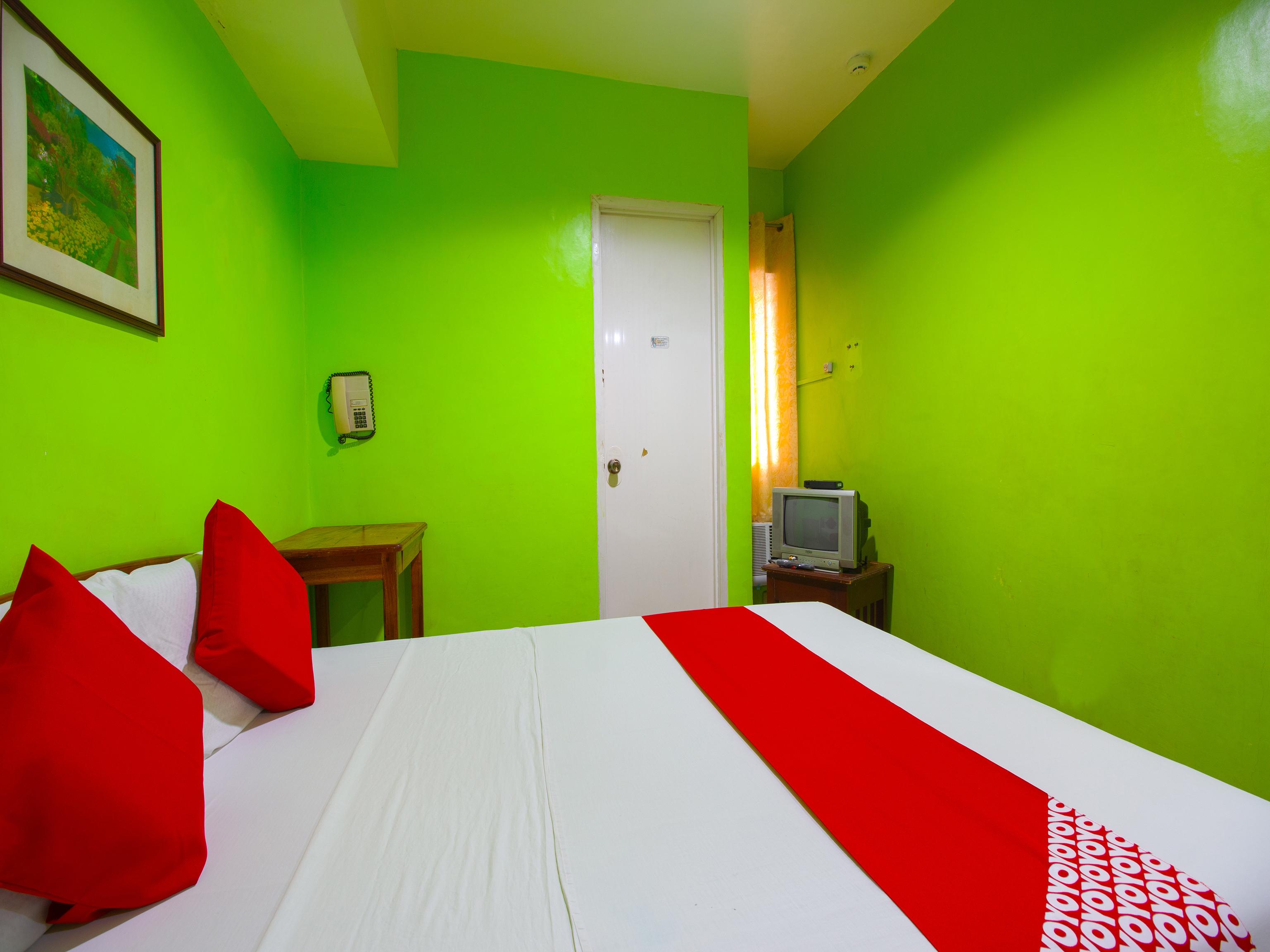 Oyo 677 Roseate Pensione Cebu Exterior photo