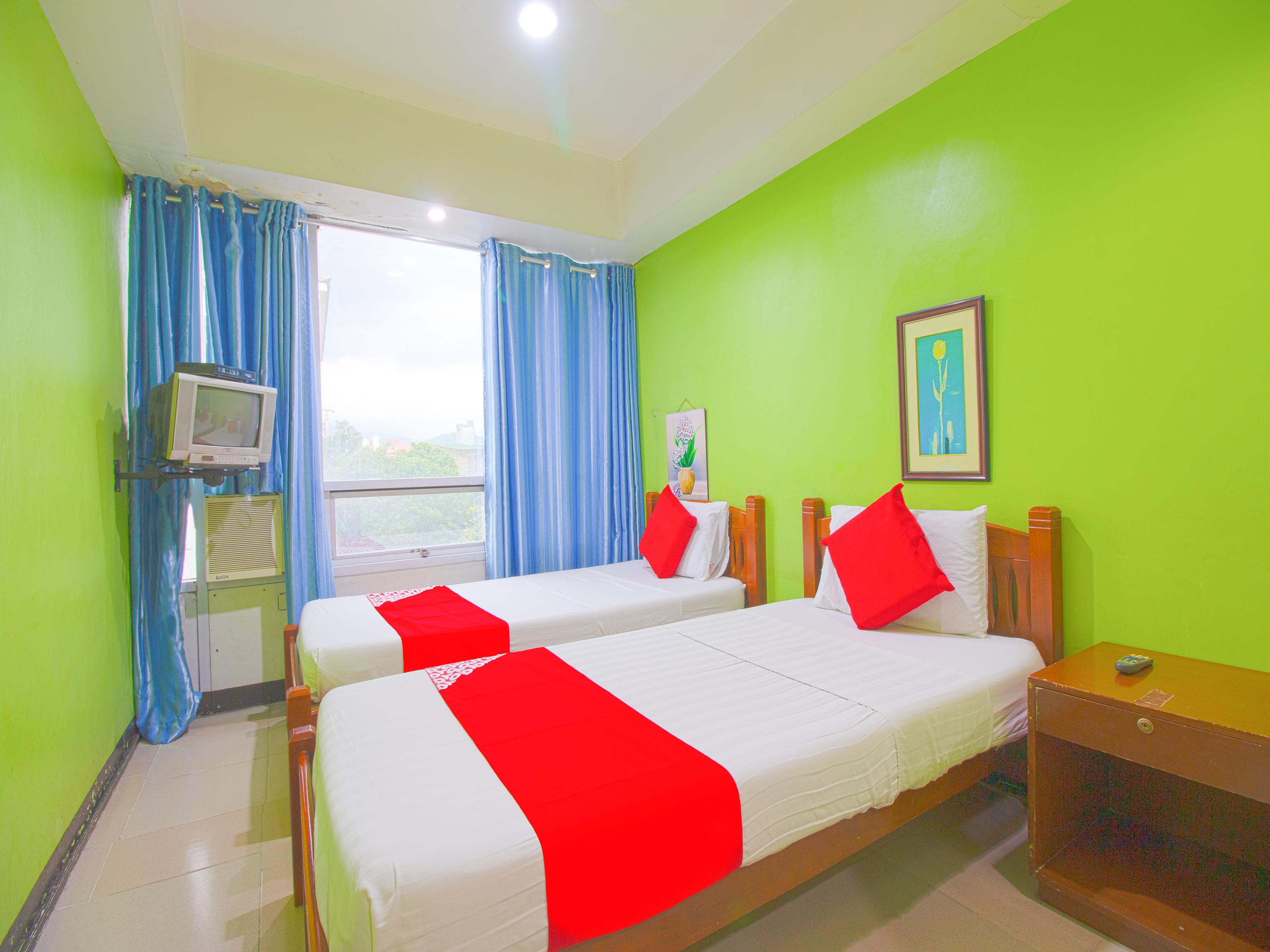 Oyo 677 Roseate Pensione Cebu Exterior photo