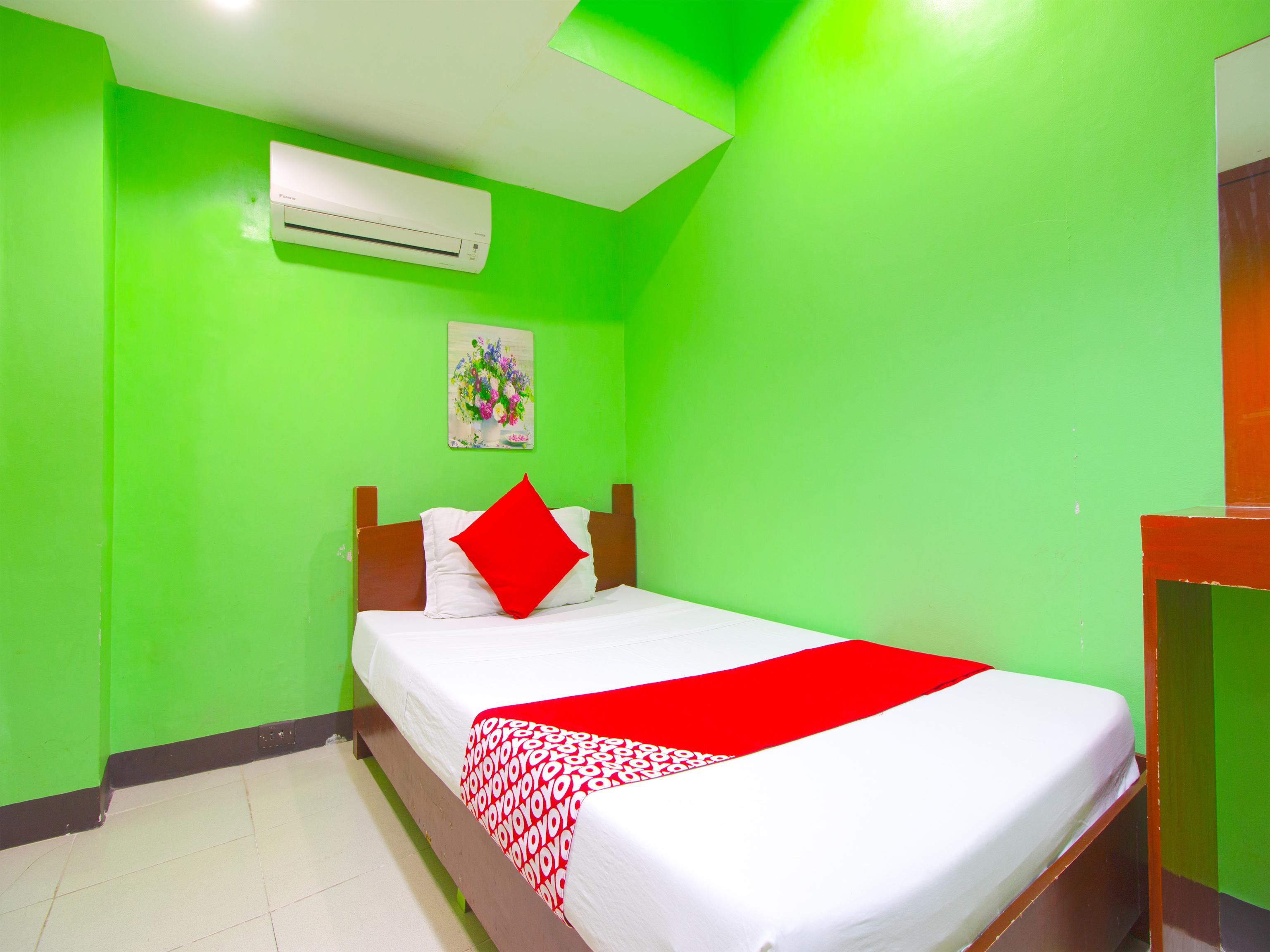Oyo 677 Roseate Pensione Cebu Exterior photo