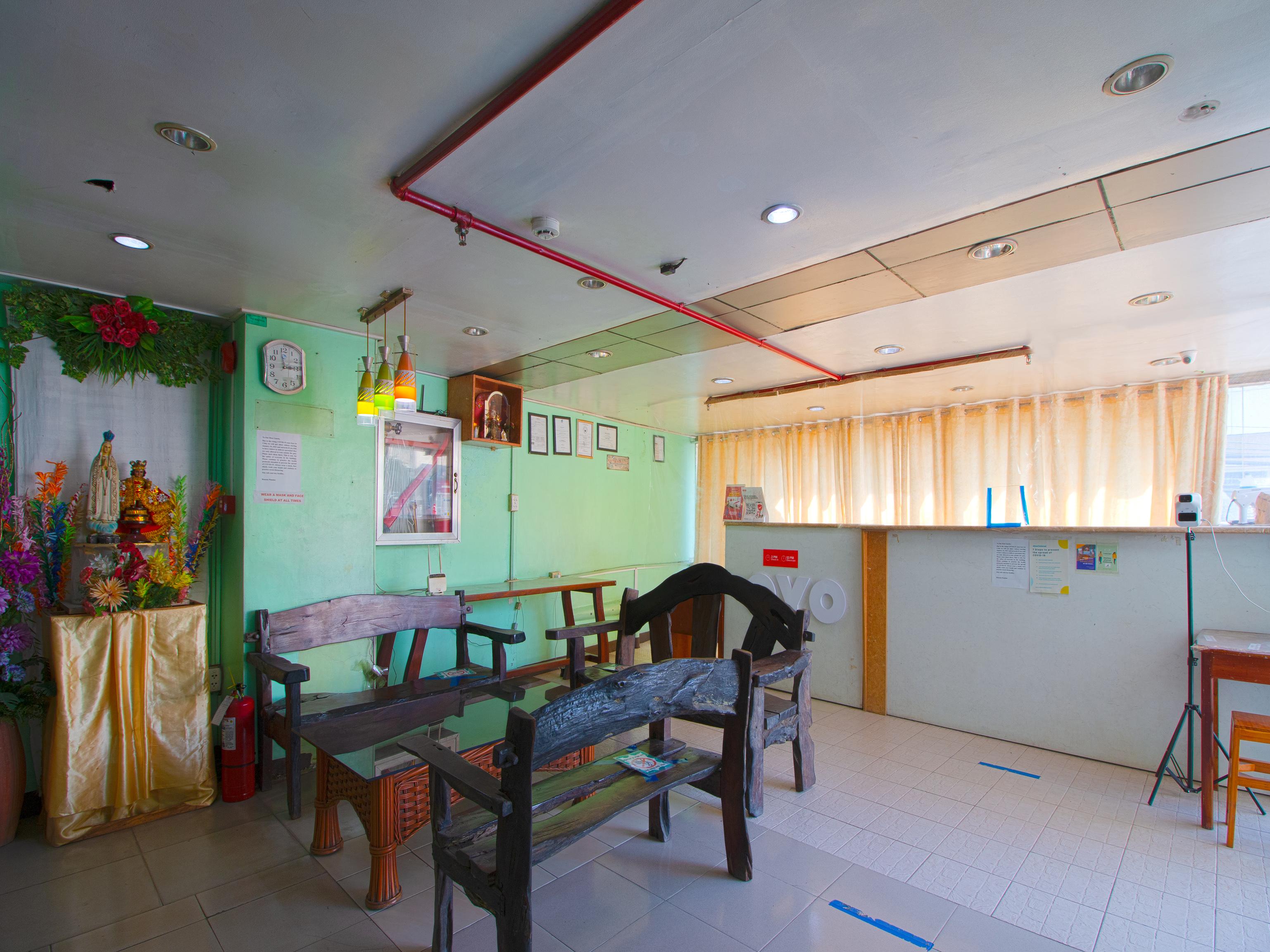 Oyo 677 Roseate Pensione Cebu Exterior photo